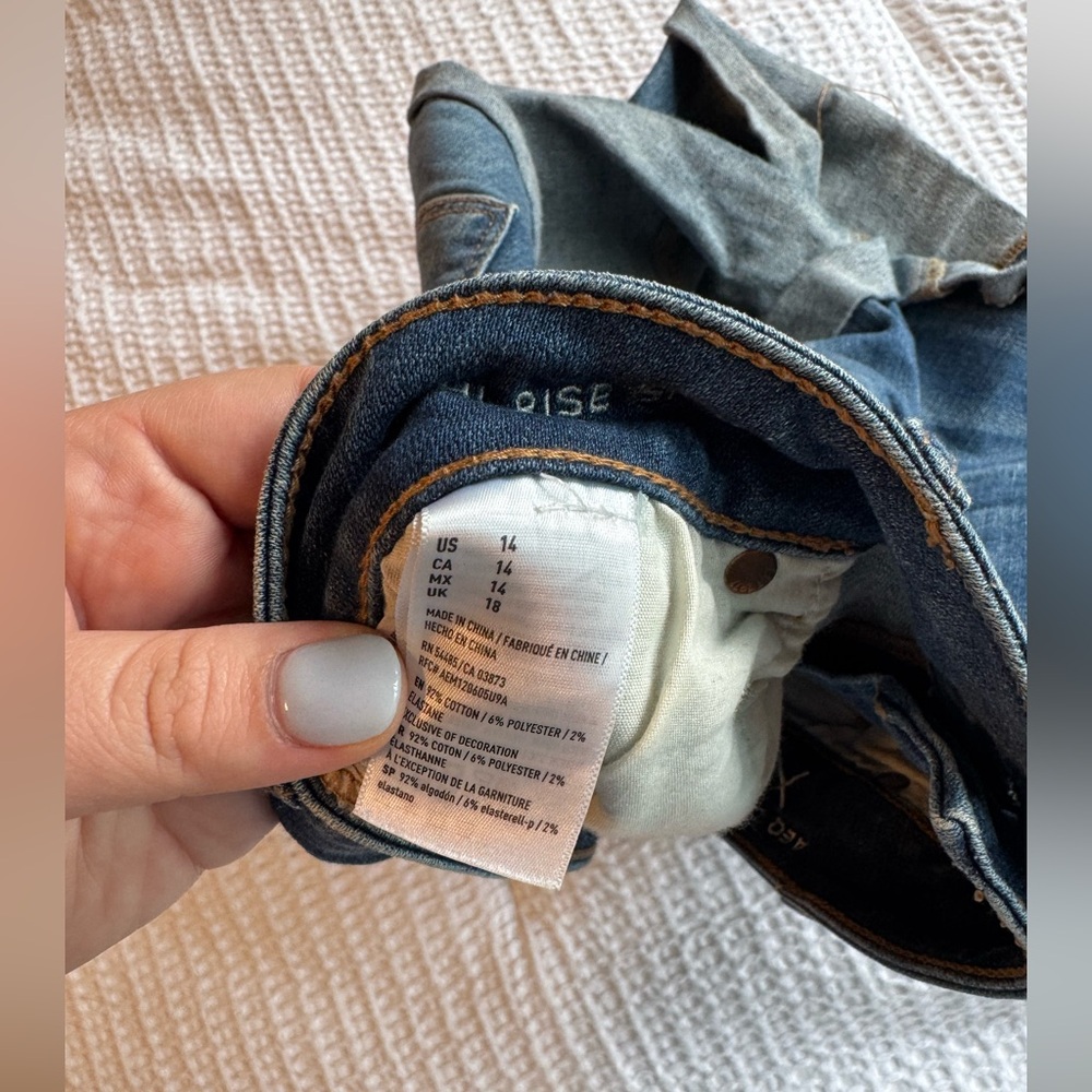 AE High Rise Jean Short - Picture 3 of 6
